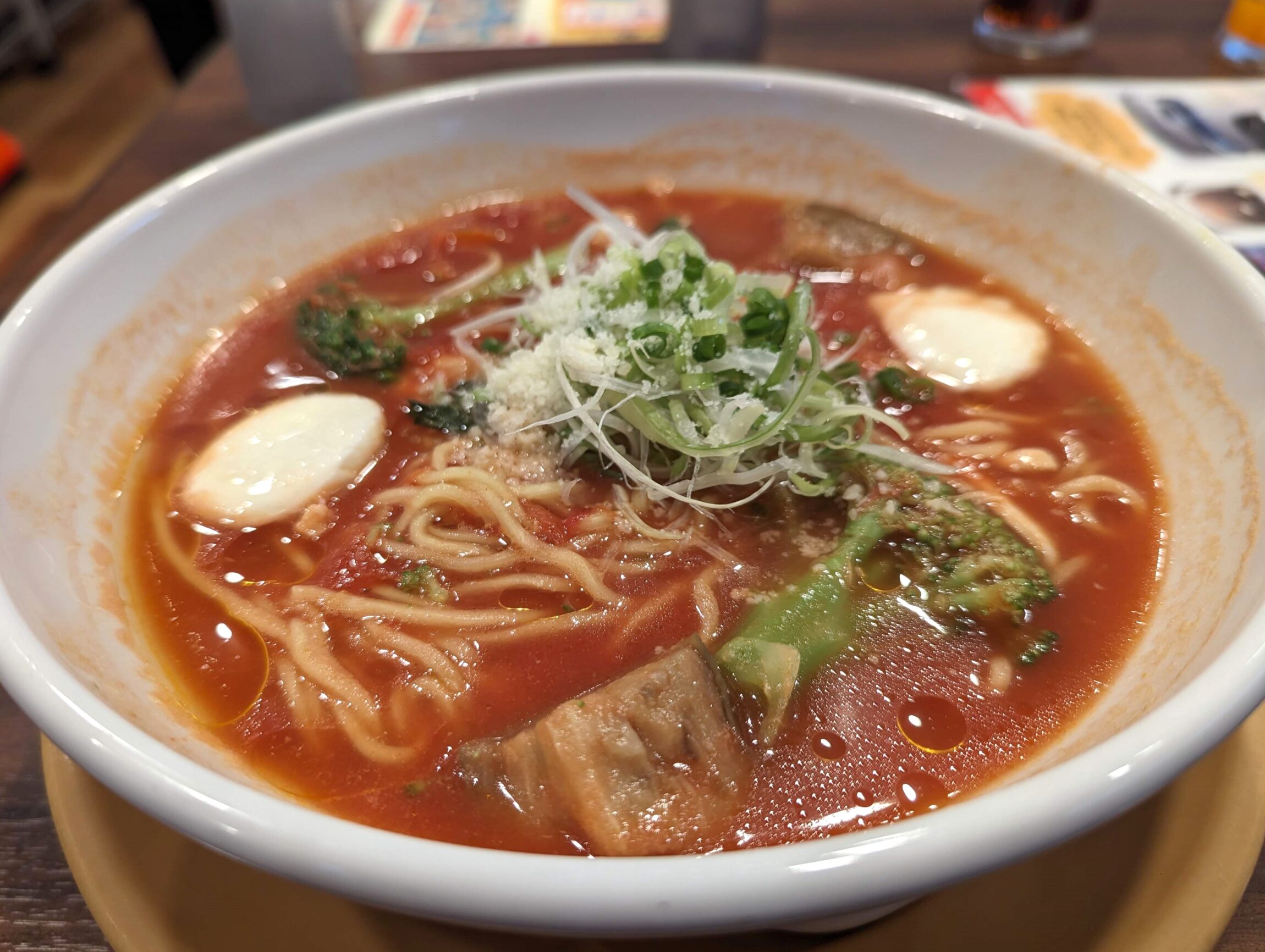 ジョナサンの「野菜の恵み！トマトらー麺」の写真 (1)