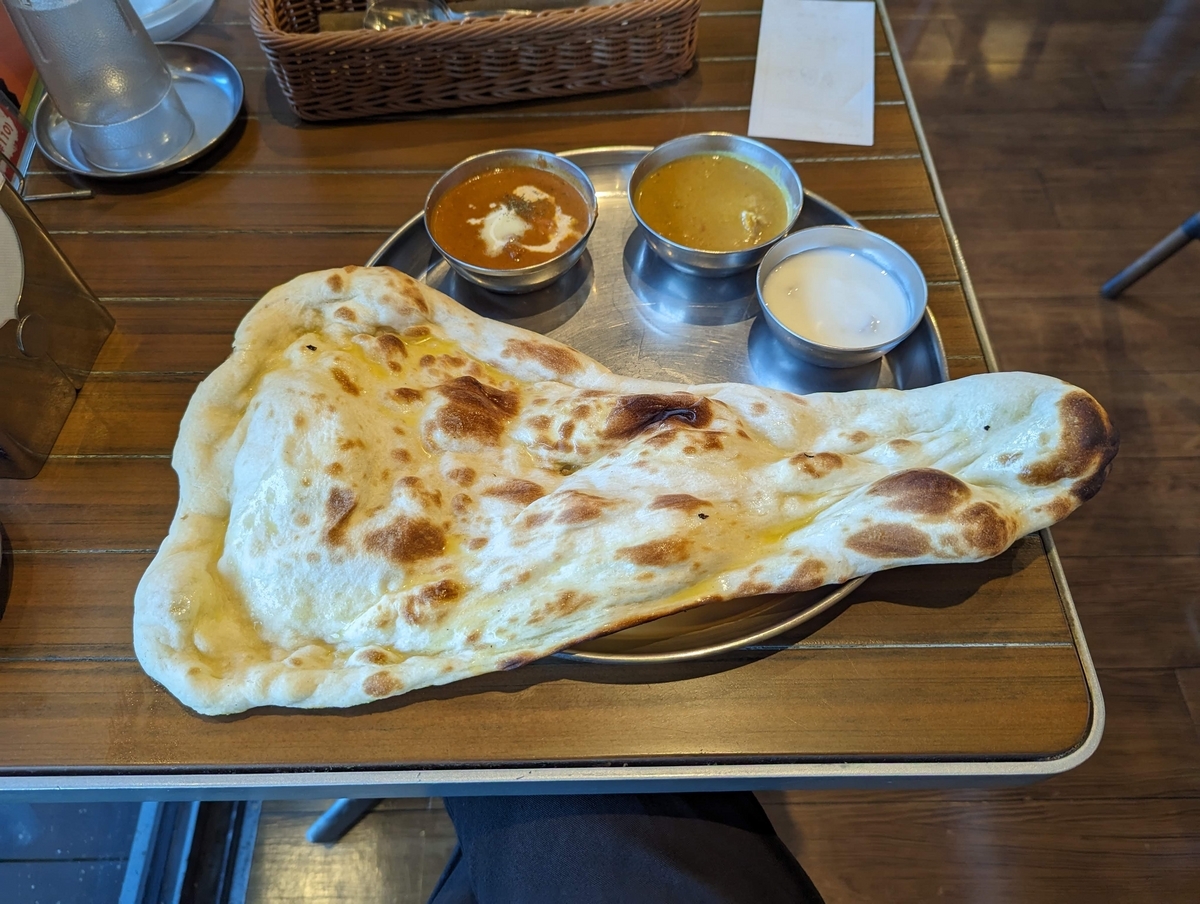 ターリー屋の2色カレー定食