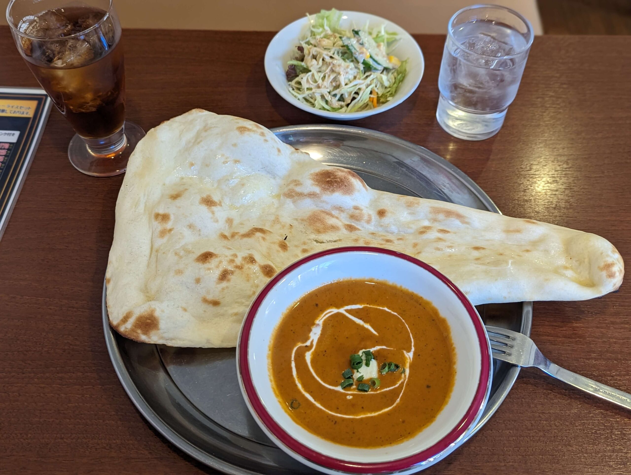 中野、カレー＆居酒屋 ニコニコの「バターチキンカレーとナン、ランチ」 (3)